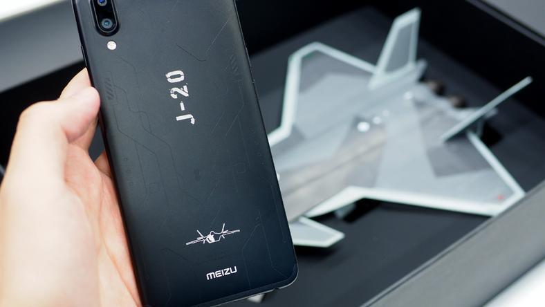 1799 起售的魅蓝 E3,请了一台战斗机当代言人